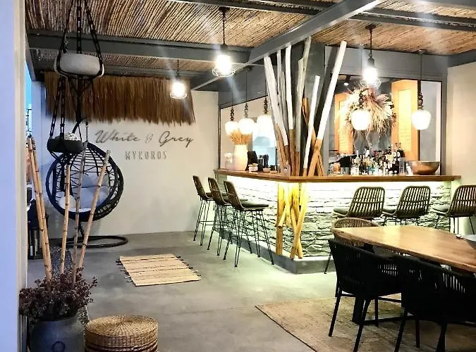 شقة White And Grey *