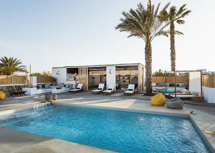 White And Grey شقة