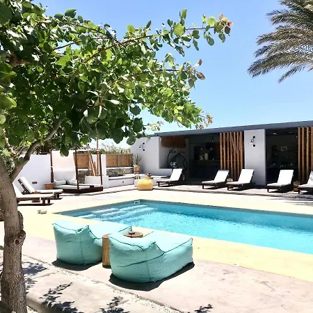 White And Grey 公寓 *