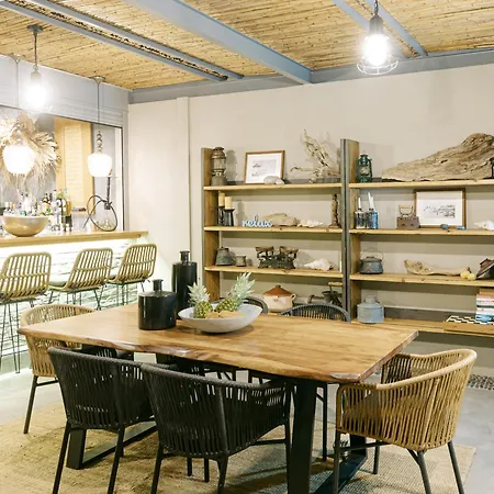 公寓 White And Grey