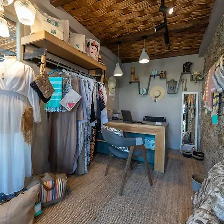 公寓 White And Grey