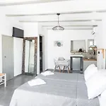 White And Grey Apartment *
