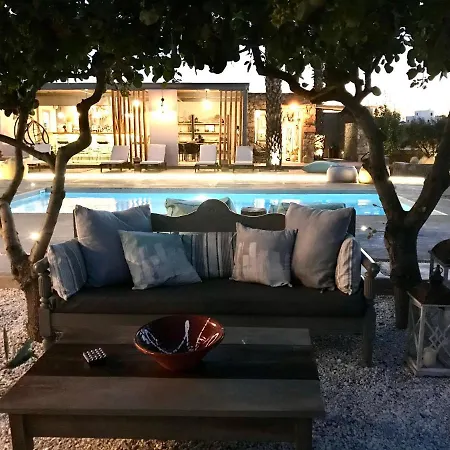 White And Grey * Mykonos Town