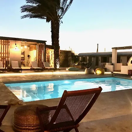 White And Grey Διαμέρισμα